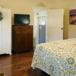 living-room-2 comal inn